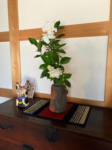 Casa KitsuneAna The Satoyama experience in a Japanese-style modernized 100-year-old farmhouse