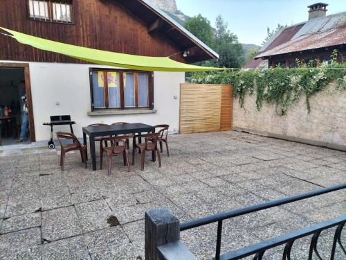 balkon/terras, A découvrir Superbe Maison Calme et Lumineuse (A decouvrir Superbe Maison Calme et Lumineuse) in Vallouise