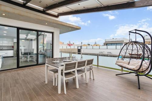 3 bedrooms, 5 beds