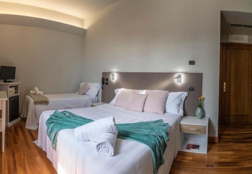 Classic Triple Room image 4