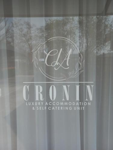 Cronin Luxury Accommodation Room 1