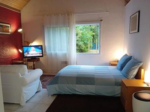 La petite maison à la campagne / our little house gîte à louer La Chapelle-Launay