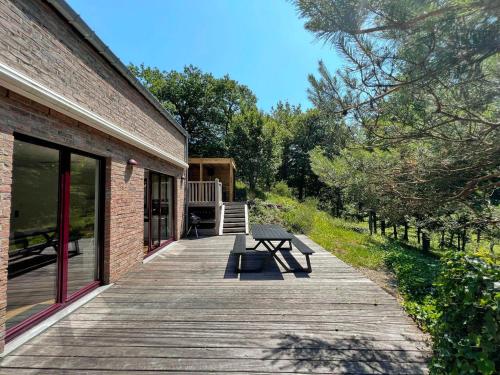 recently modernized villa located on the edge of the Gulf of Durbuy