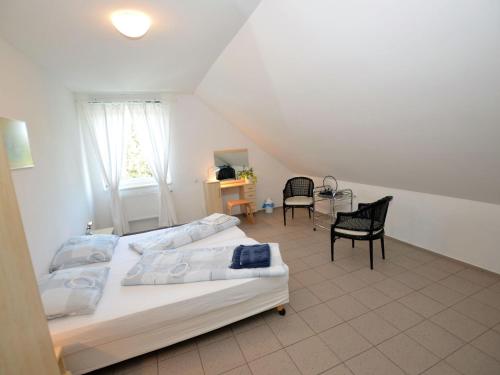 Spacious Villa with Swimming Pool Spacious Villa with Swimming Pool