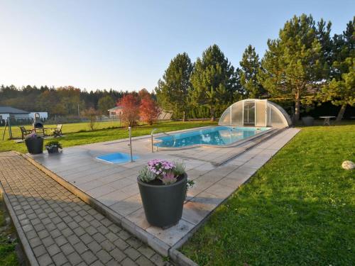 Spacious Villa in Nemojov Bohemian with Swimming Pool