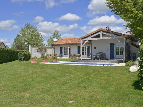 Villa in France with Private Pool - Exireuil