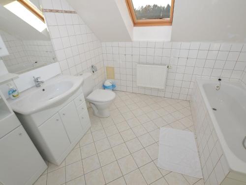 Spacious Villa with Swimming Pool Spacious Villa with Swimming Pool