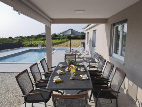 Villa in Kanfanar with Private Pool, Kanfanar (Canfanaro) (foto 4)