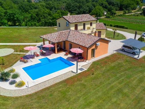 Modern Villa with Pool and Parasol in Pazin