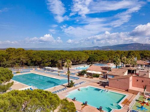 Spacieux Bungalow tout confort Oasis Village 5 étoiles - Camping - Puget-sur-Argens