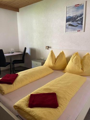 Pension Steiner, 6143 Matrei am Brenner, Brennerstr 18b!Check-in between 15 - 21 o'clock!! No breakfast 5
