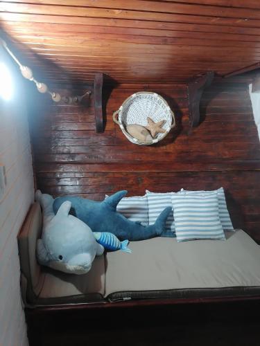 2 bunk beds