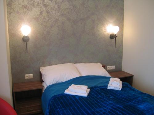 1 queen bed