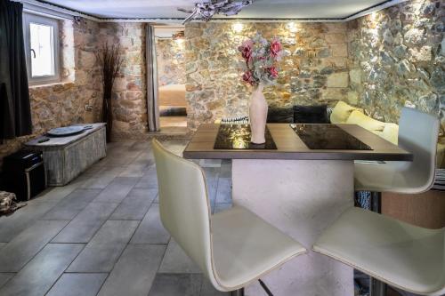  Stone House in Athen