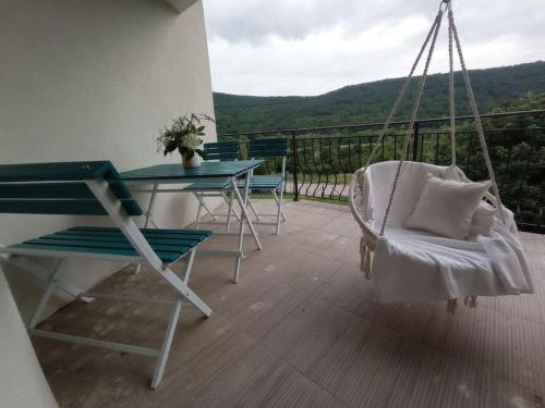 "House of swallows" vacation home, close to Sofia in Sarantsi