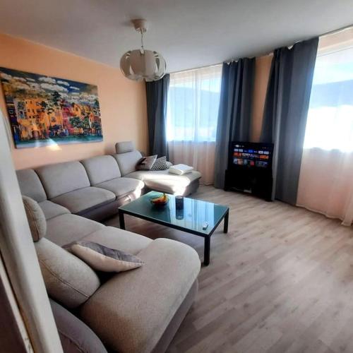 "House of swallows" vacation home, close to Sofia in Sarantsi