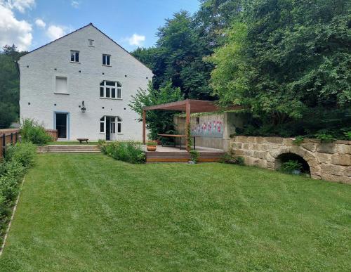 Garden, Chalupa U Studanky in Duba