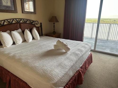 Penthouse Close to Disney area and Malls water view detail