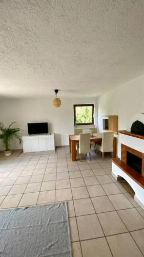 Großzügiges Apartement mit Balkon, Küche, Wlan