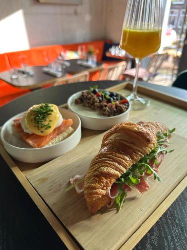 Ételek és italok, Bed bij Bistro in Oude Stad