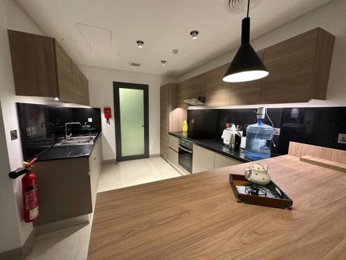 New full flat 3min to airport