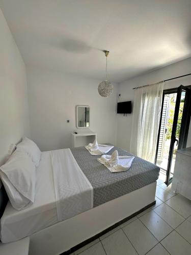 Santorini Style Rooms