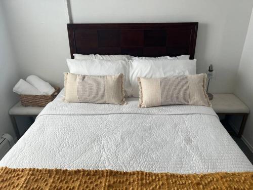 Cozy lovely 2 bedroom apt, 5 mins from JFK in Woodhaven, USA