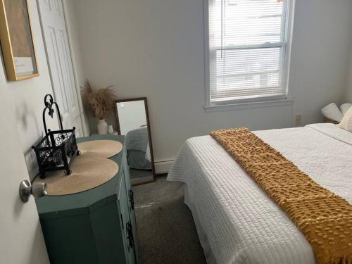 Cozy lovely 2 bedroom apt, 5 mins from JFK in Woodhaven, USA