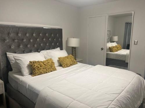Cozy lovely 2 bedroom apt, 5 mins from JFK in Woodhaven, USA