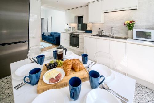 Kitchen, Marina Bridge House Central Cowes in Cowes Medina