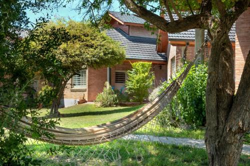 . Casa Arboles De Tala con parque amplio