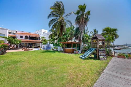 Mexican family hacienda with lagoon view & pier