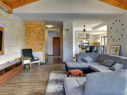 Villa in Rovinj with Private Pool and Sea Nearby, Rovinjsko Selo (foto 4)