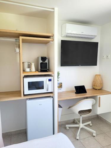 Facilities, Appartement double climatise - Proche Tram & Centre near Les deux grenouilles