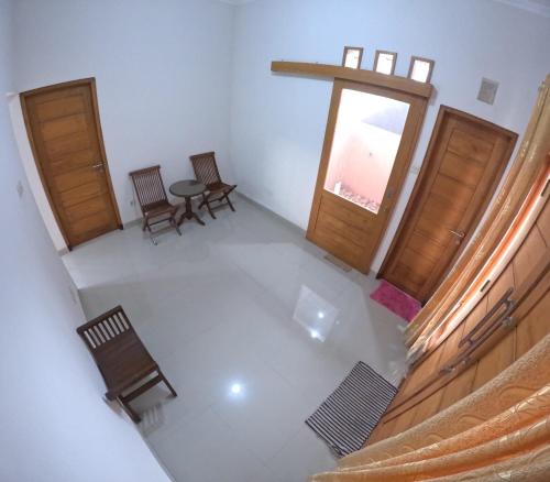 Three-Bedroom House image 10