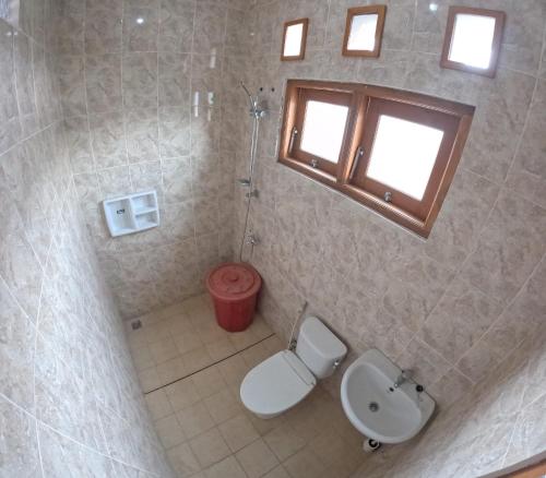 Three-Bedroom House image 6
