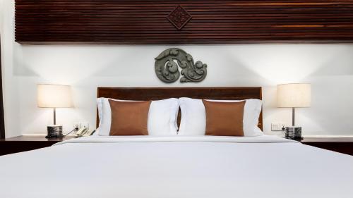 Lynnaya Urban River Resort