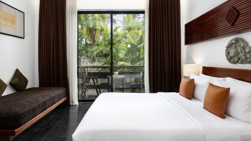 Lynnaya Urban River Resort