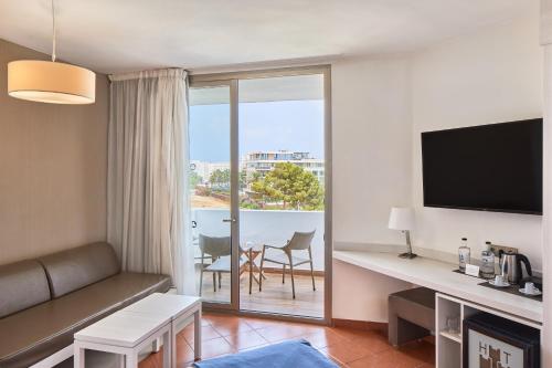 Hotel Tres Torres - image 7