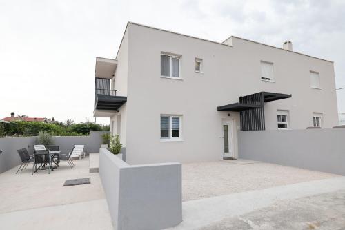 New Family Apartments with private parking near Zadar