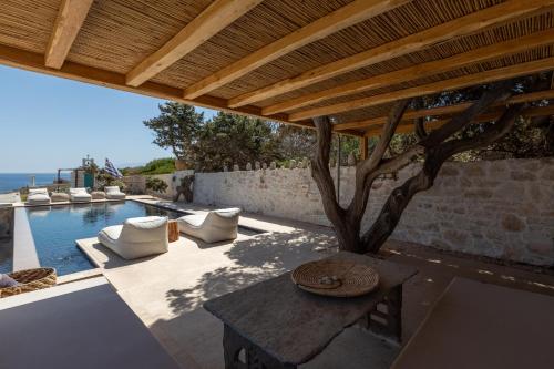 Beachfront Private Pool Villa  image 8