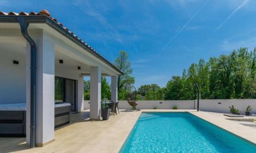 Villa VINE - new luxury holiday house in a green oasis