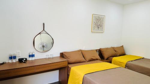Deluxe Double or Twin Room image 2