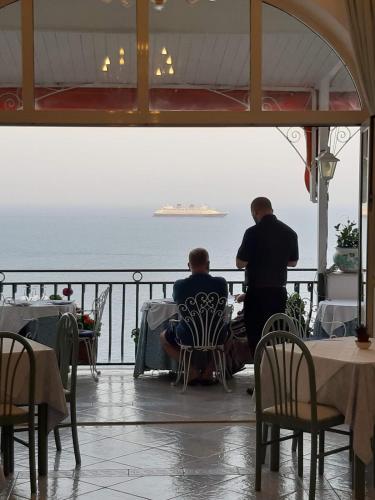 餐廳, 拉佩拉酒店 (Hotel La Perla) in 普萊亞諾