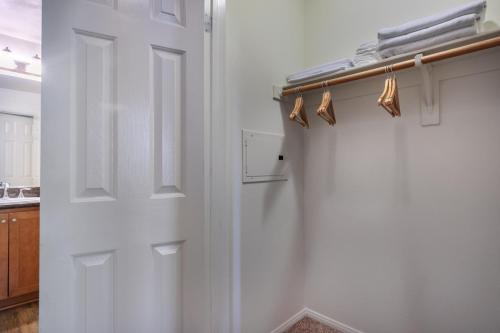 Playa del Rey 1BR w Gym WD Pool nr LAX Beach LAX-147, Los Angeles (fotografie 10)