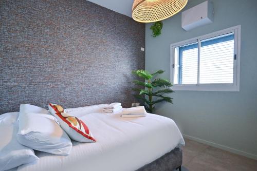 Modern 3BR retreat in the Old North by HolyGuest - image 3