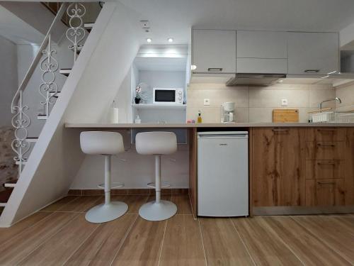 Evans House II One Bedroom Maisonette - image 2