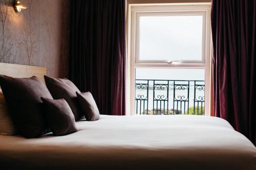 Hotel De Normandie Room Type - Double room with partial sea view