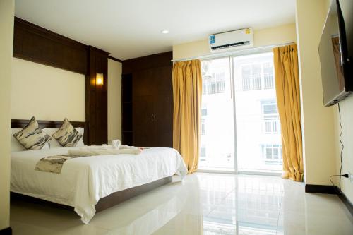 room detail thumbnail 0