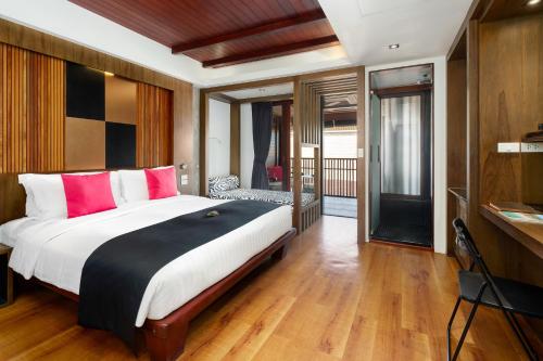 room detail thumbnail 0